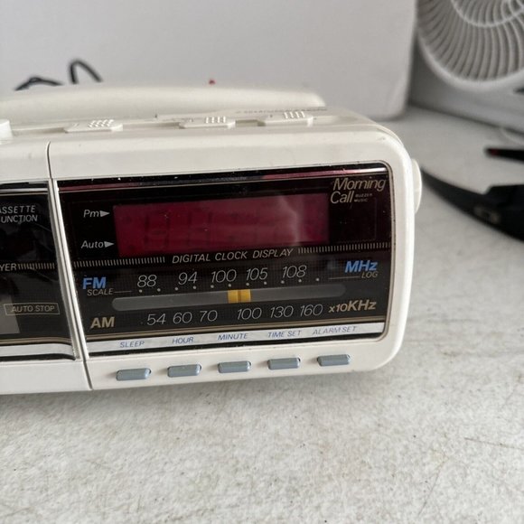 VINTAGE Soundesign 7580IVY AM/FM Alarm Clock radio Telephone Cassette Player - Picture 3 of 9